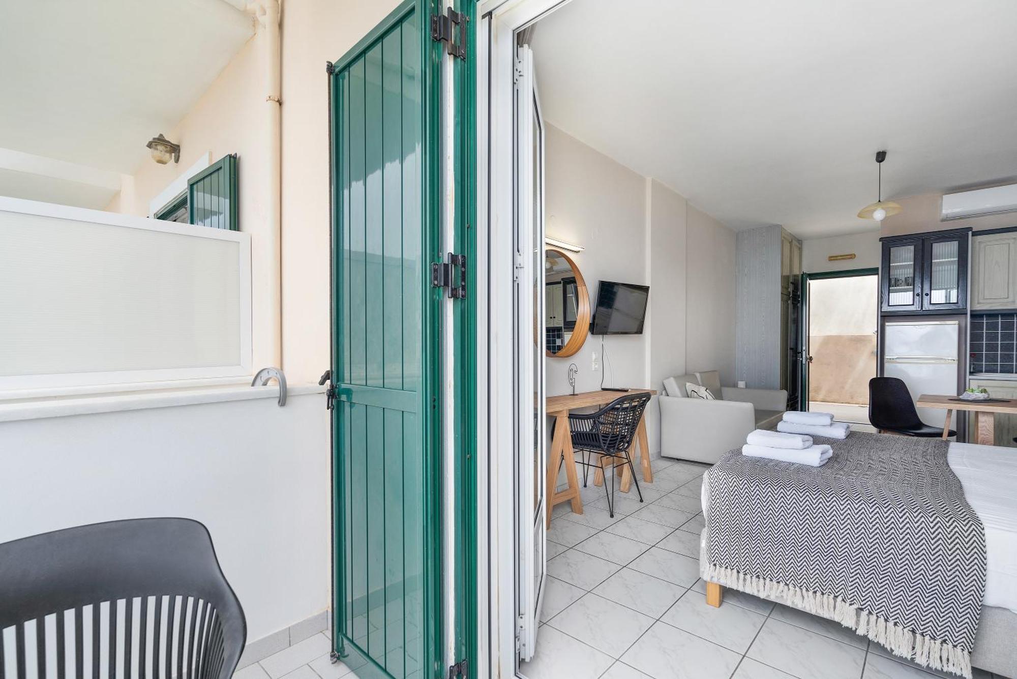 Sunset Premium Studio 8 Áyios Nikítas Habitación foto